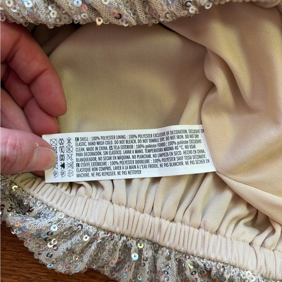 Elegant Silver Women's Top - Picture 6 of 7